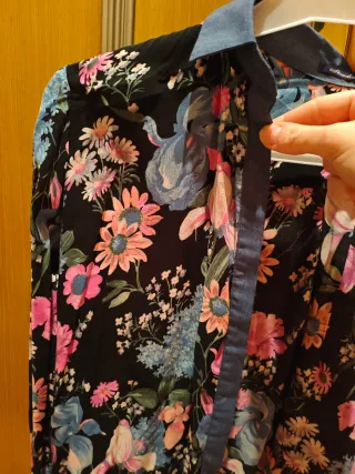 Camisa Stradivarius flores sin estrenar