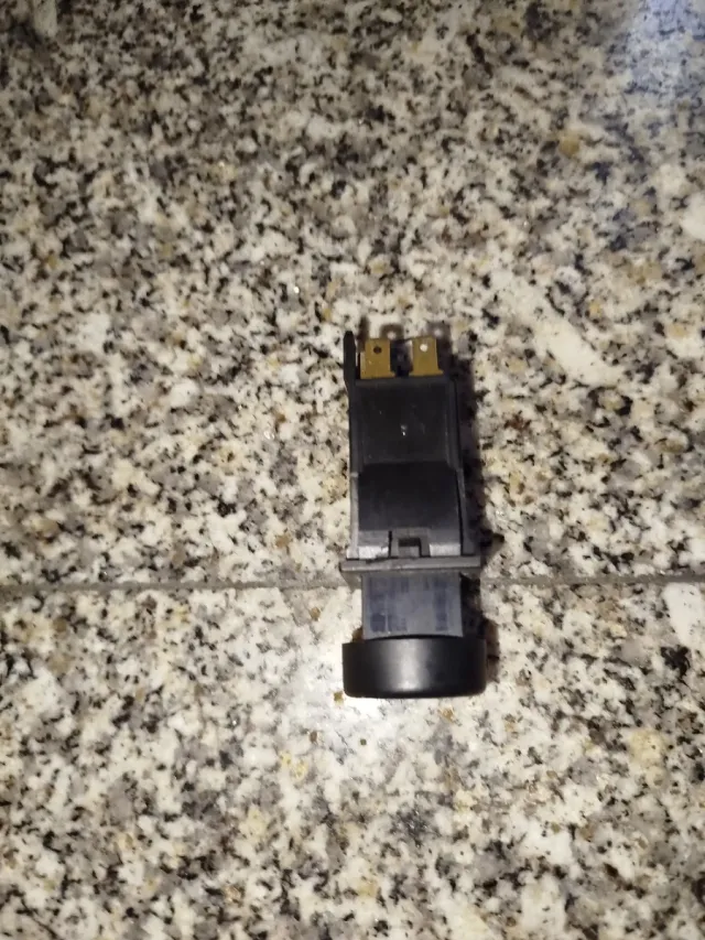 Botón antinieblas delanteros Peugeot 306 205