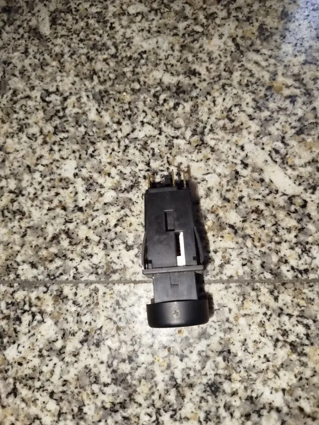 Botón antinieblas delanteros Peugeot 306 205