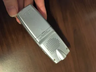 Grabadora de voz Olympus VN-2100