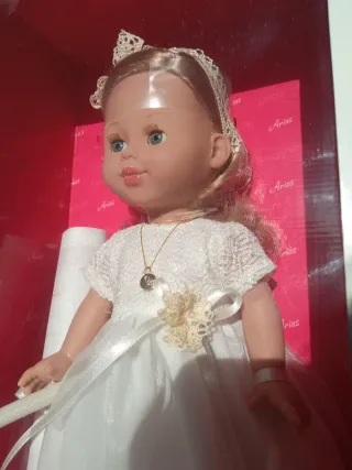 Muñeca Comunión antigua Arias en caja precintada