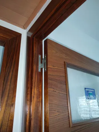 Puerta Madera Oscura Buen Estado