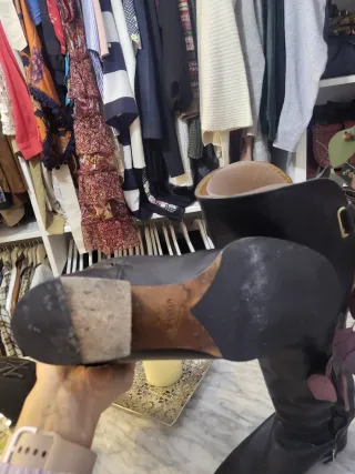 Botas altas piel burdeos y negra cremallera