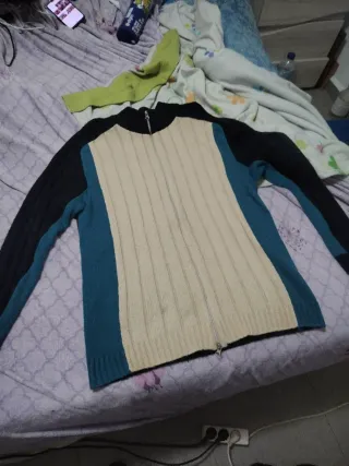 Sudadera hombre beige y azul marino