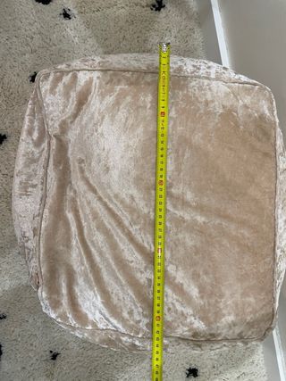 Puf chenilla rosa pálido