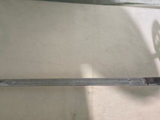 Par de espadas decorativas de metal