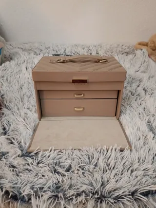 Joyero beige y DE REGALO el joyero PONTINA