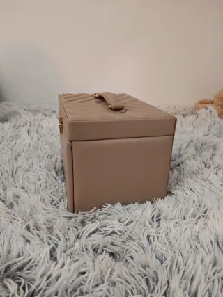 Joyero beige y DE REGALO el joyero PONTINA