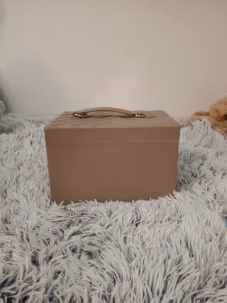 Joyero beige y DE REGALO el joyero PONTINA