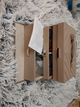 Joyero beige y DE REGALO el joyero PONTINA