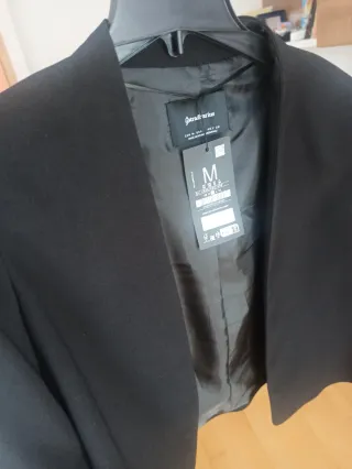 Americana crop Stradivarius M sin estrenar