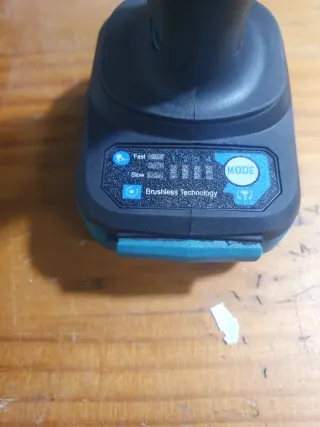 Pistola de impacto Makita DTW700