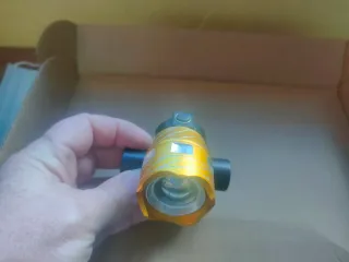 Luz para bicicleta dorada