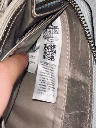 Monedero Guess azul y dorado