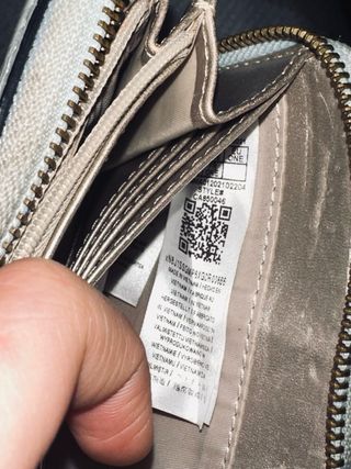 Monedero Guess azul y dorado