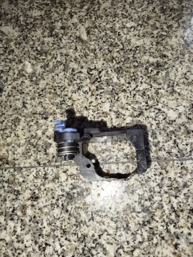 Plástico cerradura portón Peugeot 306 Fase 1