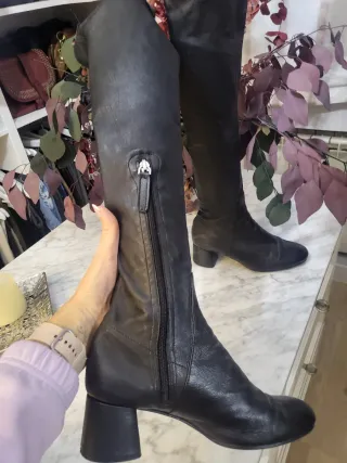 Botas calcetín piel elástica negra