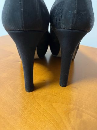 Zapatos de tacón negros con plataforma