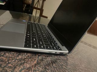 Portátil Chuwi Plata con Windows 11