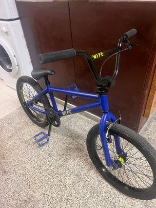 Bicicleta BMX blu