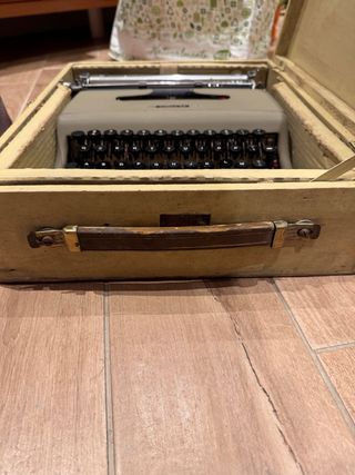 Macchina da scrivere Lettera 22 Primissima serie