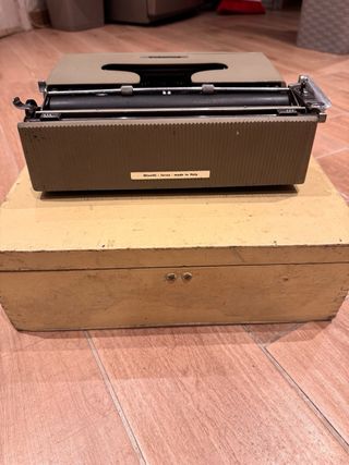 Macchina da scrivere Lettera 22 Primissima serie