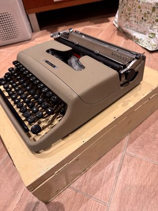 Macchina da scrivere Lettera 22 Primissima serie