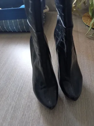 Stivali neri coccodrillo tacco alto tg 36