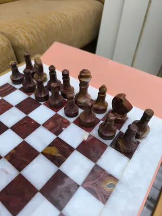 Juego de ajedrez de mármol