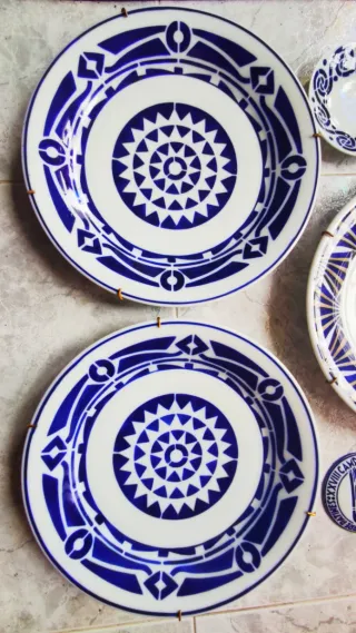 Lote Cerámica Sargadelos: Platos y Medallas