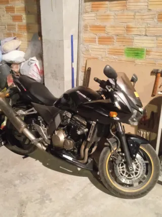 Kawasaki Z750S Negra