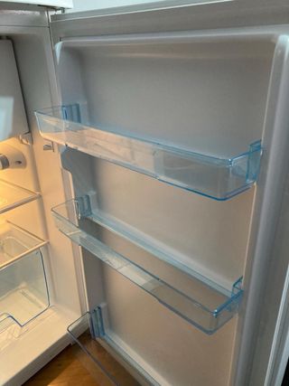 Nevera pequeña FrigeluX blanca