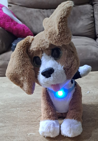 Peluche perro con collar luminoso