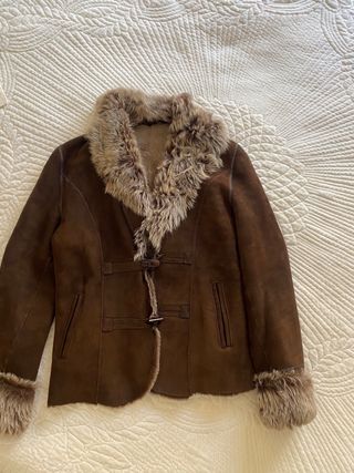 Chaqueta de piel vuelta con borrego
