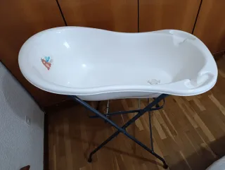 Bañera para bebé con soporte y manguera de vacíado