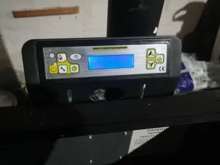 Estufa de pellets Flame roja y negra