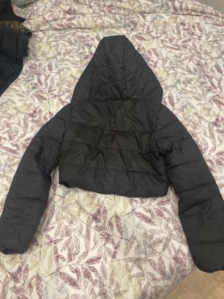 Plumífero negro corto