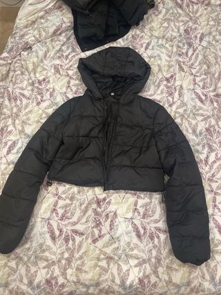 Plumífero negro corto