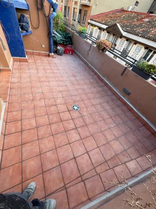 Soy albañil especialista en reformas y alicatado