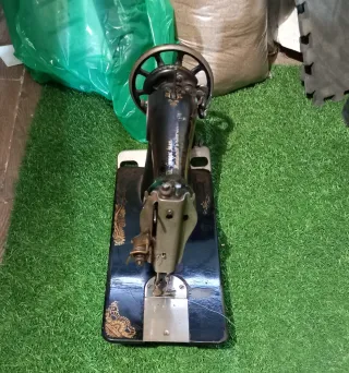 Máquina de coser Singer antigua para restaurar