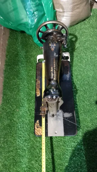 Máquina de coser Singer antigua para restaurar