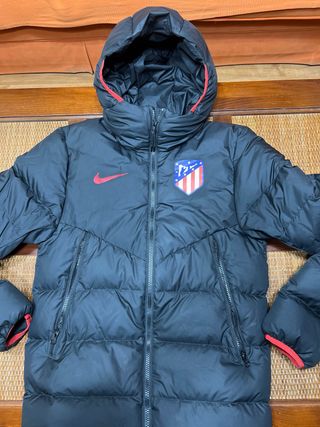 Abrigo Plumón Negro Nike con Rojo