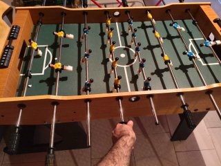 Futbolín de madera