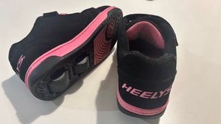 Zapatillas deportivas Heelys con ruedas talla 30