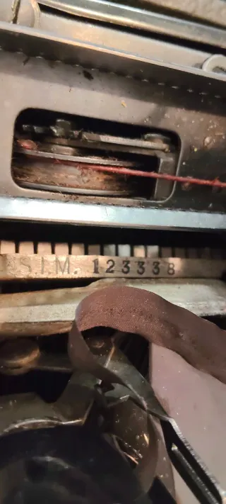 Máquina de escribir Augusta antigua