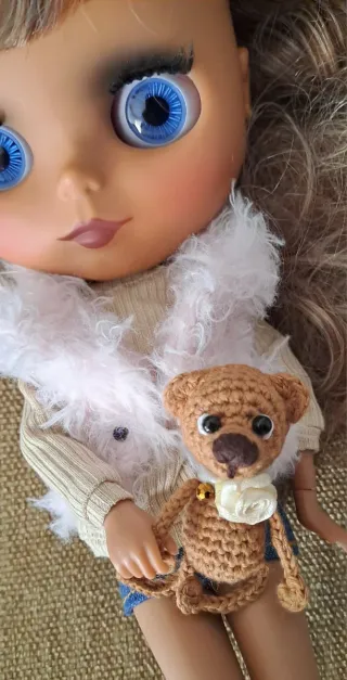 Osito miniatura amigurumi para muñequitas.