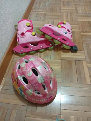 Patines y casco infantil princesas