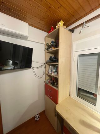 Conjunto juvenil: cama alta + escritorio + armario