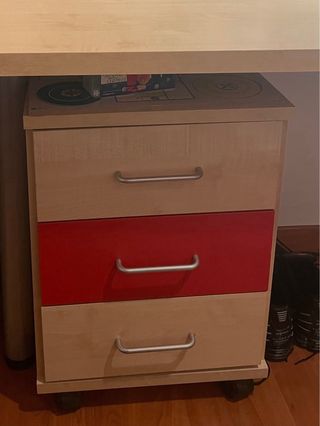 Conjunto juvenil: cama alta + escritorio + armario