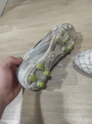 Botas de fútbol Lotto blancas